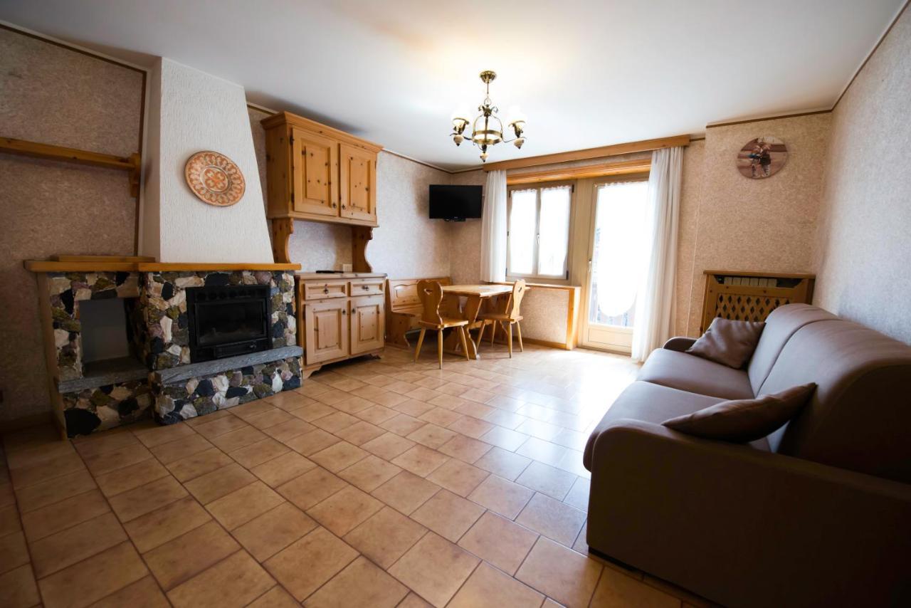 Casa Guana Lägenhet Livigno Exteriör bild